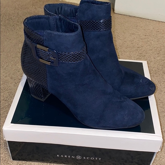 navy blue booties